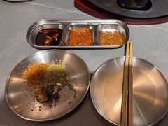 -围炉肉舍•炭烤活鳗•丹东海鲜烤肉(步行街店)