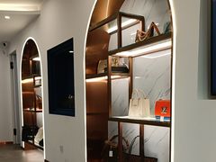 -聚云奢二手奢侈品黄金手表包包回收·中古店(中福城店)