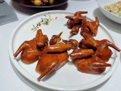 玻璃皮润烧乳鸽-北京厨房(西安SKP店)