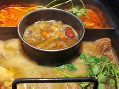 -老牌坊云南鱼豆花火锅(哈西万达店)