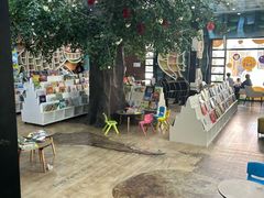 -钟书阁(松江泰晤士小镇店)