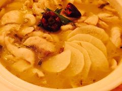 红汤老炮儿酸菜鱼-豆蔻电影主题餐厅(四牌楼店)