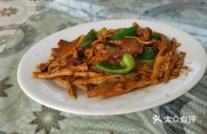 Bamboo Shoot Dry Braised with Pork