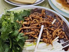 -鹤乡东北菜(崮山路店)