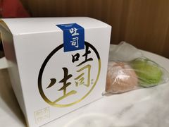 -顶东面包花园·生日蛋糕(世博店)