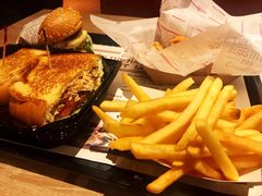 -The Habit Burger Grill 哈比特汉堡(复兴soho店)