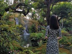 -Chom Cafe and Restaurant