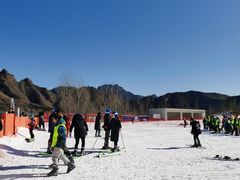 -荣盛康旅野三坡滑雪场