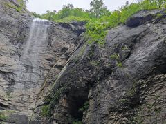 -燕子河大峡谷天坑仙境