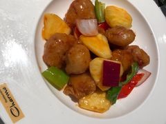 菠萝杂果咕噜肉-港丽餐厅