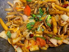 -富正毅三下锅·湘西韵味(天门山索道店)