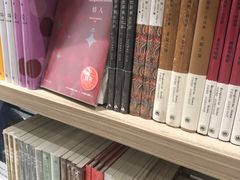-钟书阁(群光广场店)