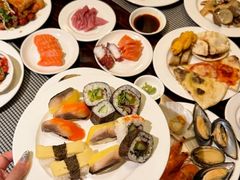 -广州万富希尔顿酒店·感趣自助餐厅·金秋蟹宴生蚝海鲜刺身