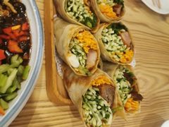香肉卷饼-小镇大厨新概念复合中餐厅(万达广场大连高新店)