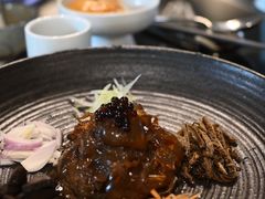 香格里拉黑蒜山珍捞海蜇头-泓0871臻选云南菜·味庄