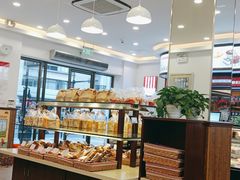 面包甜点陈列柜-红宝石·鲜奶小方·海派西点房(南丹店)