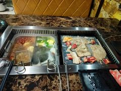 -牛里牛气· 榴莲海鲜鲜牛肉自助火锅·烤肉(横岗店)