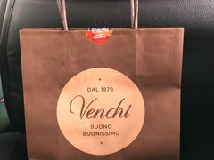 -VENCHI 闻绮(上海佛罗伦萨小镇店)