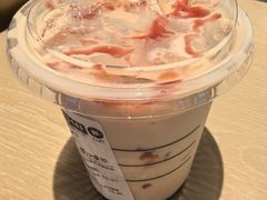 -星巴克(北京枫尚奥莱店)