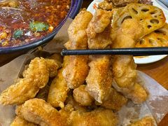 -爆炸头阿姨小四川正宗川味小吃(无任何分店)