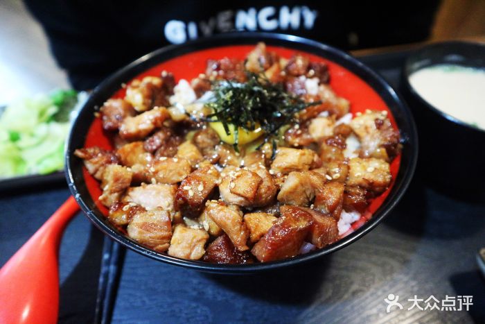 一心轩日式豚骨拉面(羊皮巷店)温泉蛋叉烧饭图片