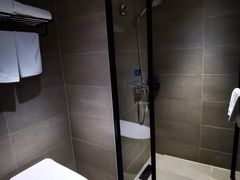 -汉庭(长沙窑岭湘雅二医院地铁站店)