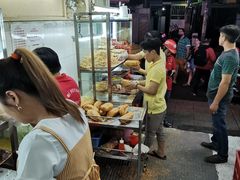 -Bánh Mì Huynh Hoa