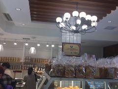 面包甜点陈列柜-老大昌(淮海中路店)