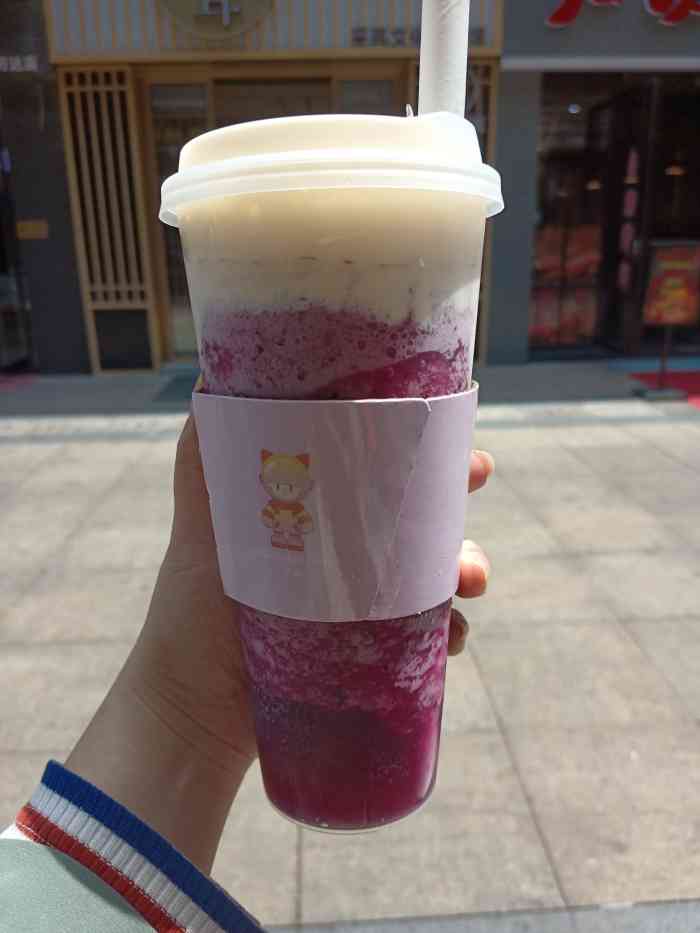 萃茶拾光-"排队的人挺多 买一送一 诱惑力很大 等的."-大众点评移动版