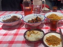 -笨豆腐居民楼菜馆•江西小炒(天津开发区店)
