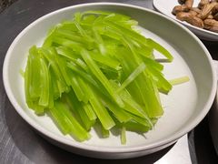 -龙巢盱眙龙虾·牛蛙·烧烤宵夜(八卦岭店)