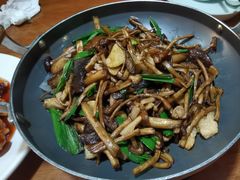 -新天明砂锅鱼头煲