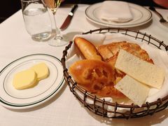 餐前包-Wolfgang’s Steakhouse 沃夫冈牛排馆(上海白玉兰广场店)