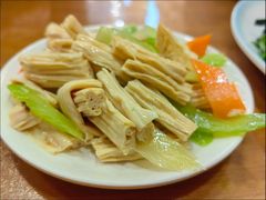 -伊京轩兰州牛肉面(闹市口店)