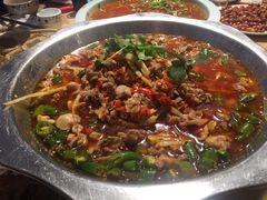 -兔行天下-鸿鹤鲜锅兔(中海国际店)