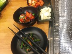 -肉甲韩国木炭烤肉(新壹街1店)