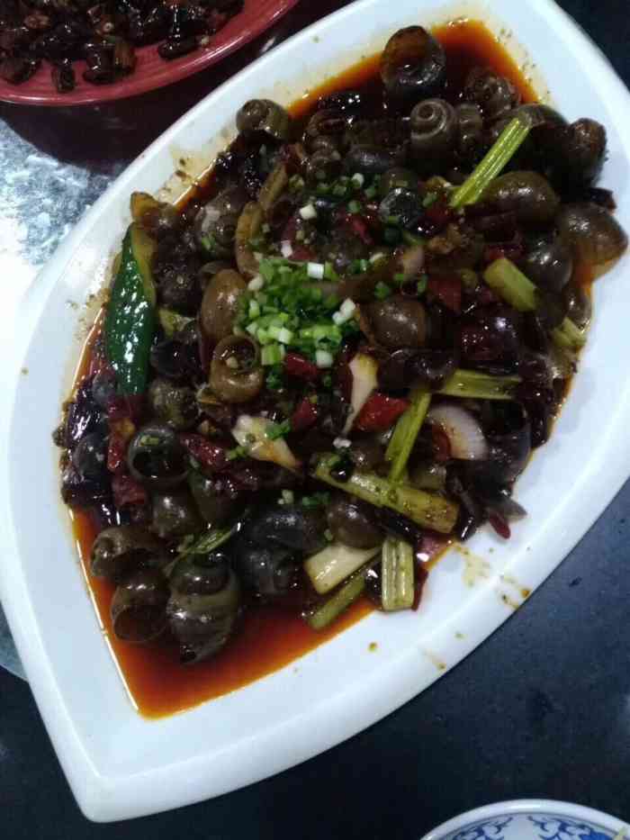 黑山谷烫皮牛肉-"朋友聚会,第一次去,没有包间,十个人坐在.