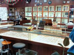 -三叶眼镜城批发市场(上海火车站店)