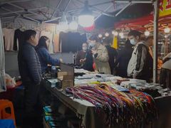 -吴山路夜市