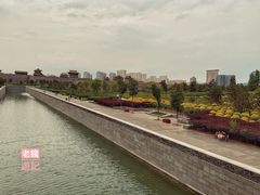 -城墙带状公园-大同古城墙广场停车场