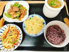 -悦芽照护月嫂+育儿嫂(杭州店)