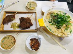 -菲哥麻辣烫(贵山小区店)
