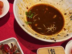 -龙巢盱眙龙虾·牛蛙·烧烤宵夜(八卦岭店)