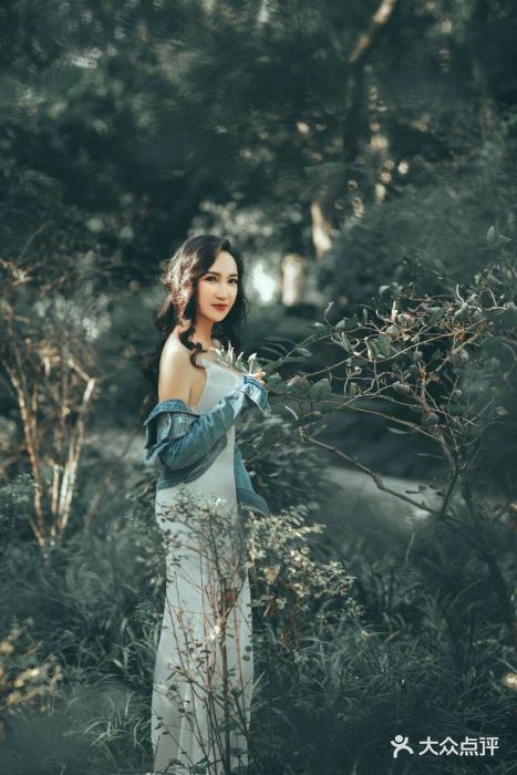 本真本色摄影图片