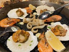 传统西班牙墨鱼汁海鲜饭-BROWNSTONE布朗石西班牙餐厅(深圳湾店)