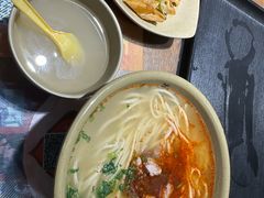 -亮亮面馆(经六路店)