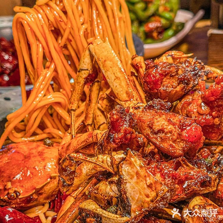 沈阳|🔥必吃榜No.1排队吃的香辣蟹面名不虚传