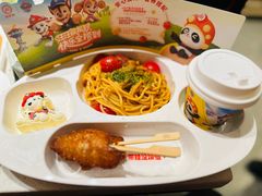 汪汪队立大功联名嗨嗨儿童餐-海底捞火锅(巴黎春天浦建店)