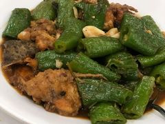 虎皮尖椒焖三文鱼-花好悦园酒家(大石店)