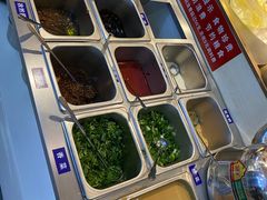 自助调料区-百品聚旋转火锅(号外店)